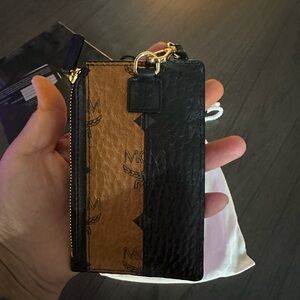 MCM Black and Cream Packaging Set